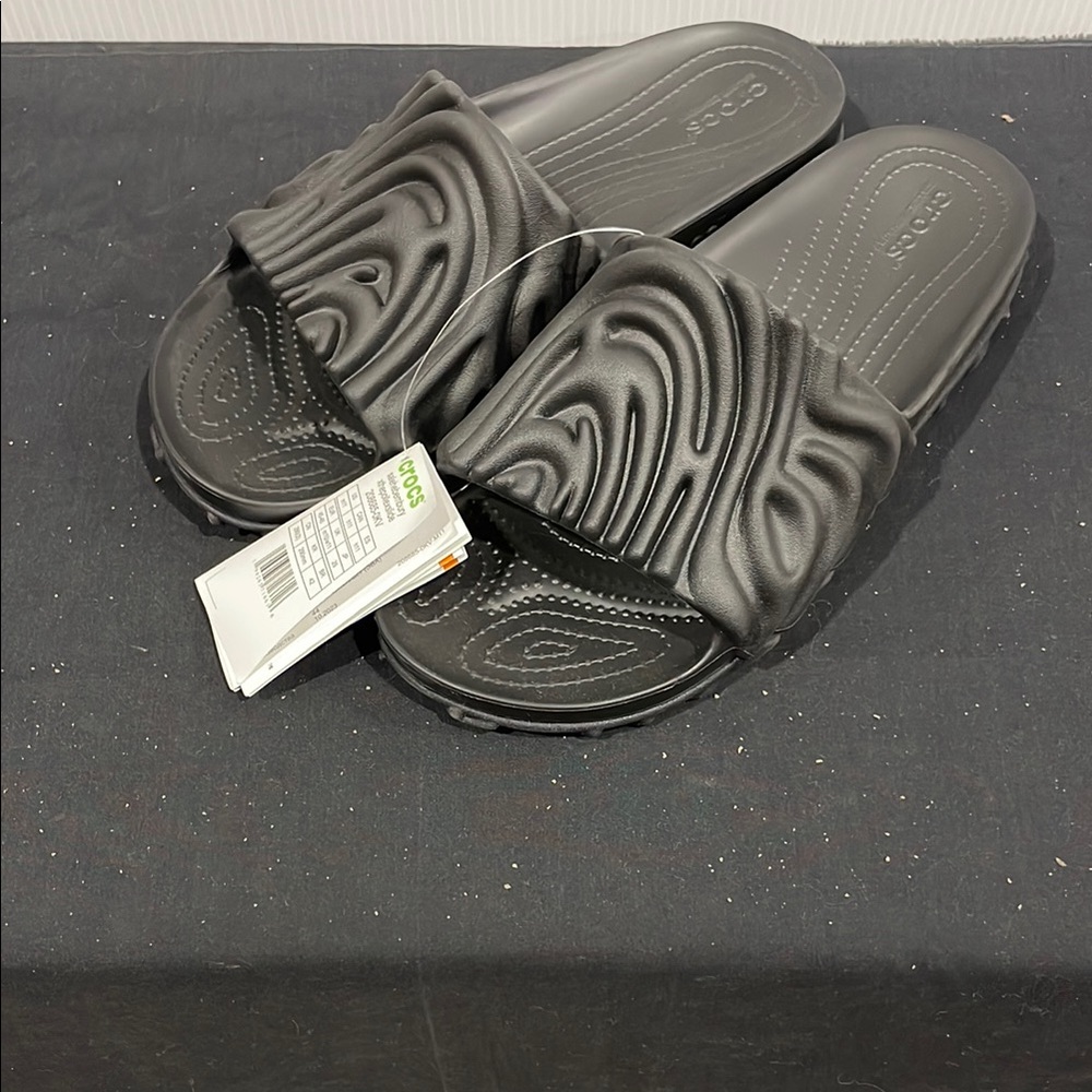 Salehe Bembury Pollex Slide